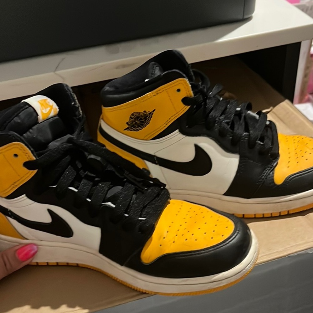 Jordan Women's Sneakers Black Yellow White